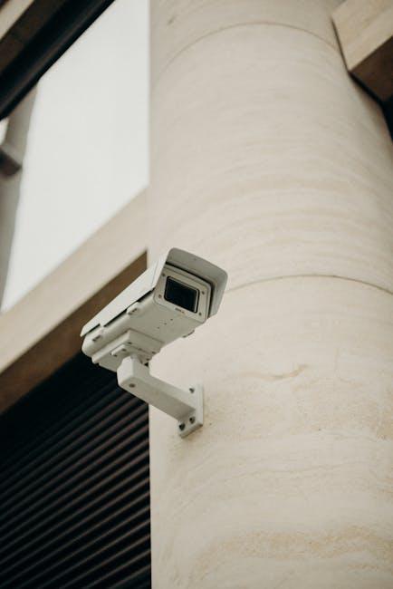Qual a diferença entre sensor de estacionamento e câmera de ré? Qual a diferença entre sensor de estacionamento e câmera de ré?
