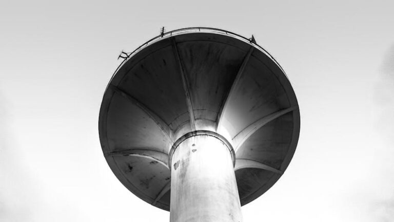 Qual a diferença entre serra circular e serra tico-tico? Qual a diferença entre serra circular e serra tico-tico?