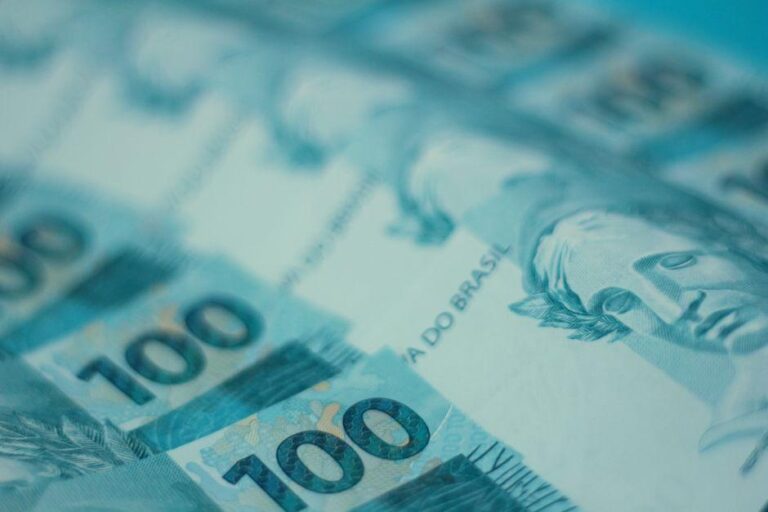 Qual a diferença entre serviços 100% online e híbridos (online e agência)? Qual a diferença entre serviços 100% online e híbridos (online e agência)?